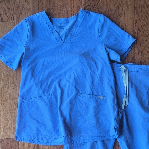 Blue Scrub Set Figs Large *"Flawed Light Blue - Picture 2 of 11